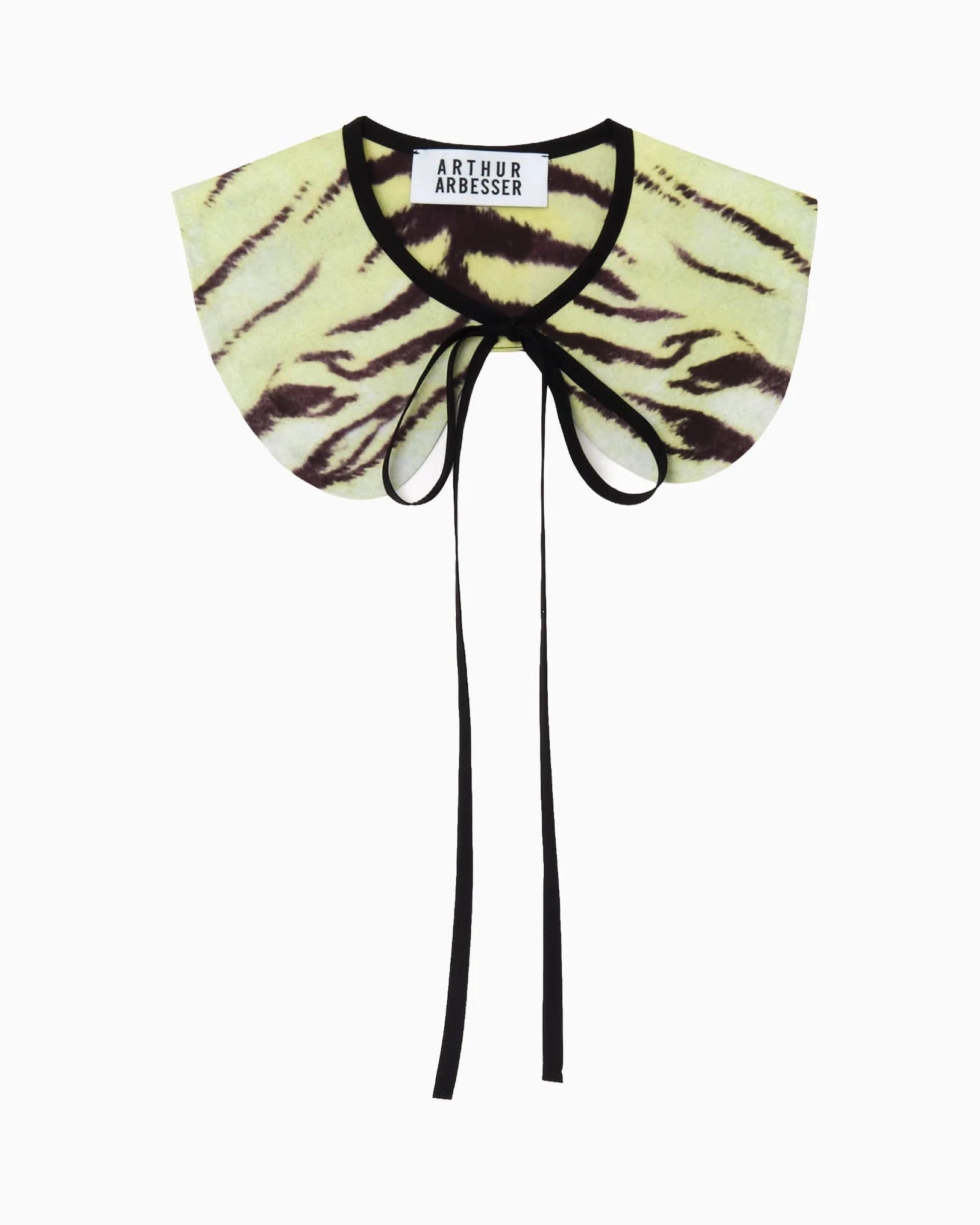 Poplin collars by Arthur Arbesser