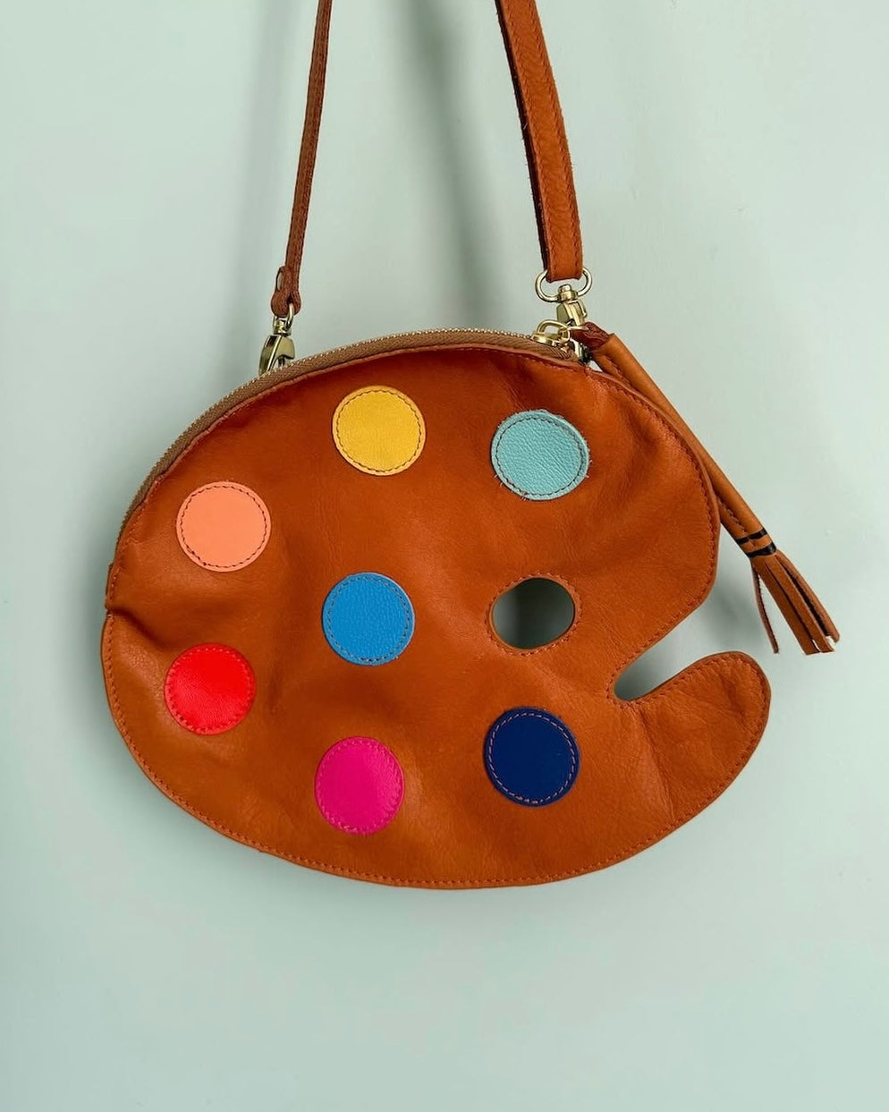 The Painter’s clutch