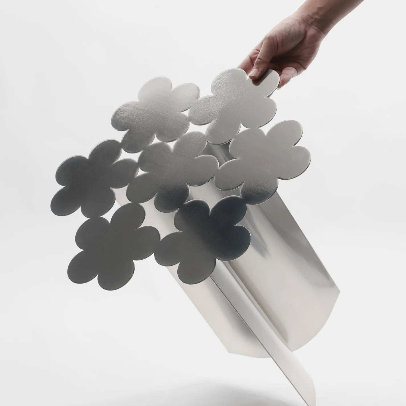 Daisy field side table