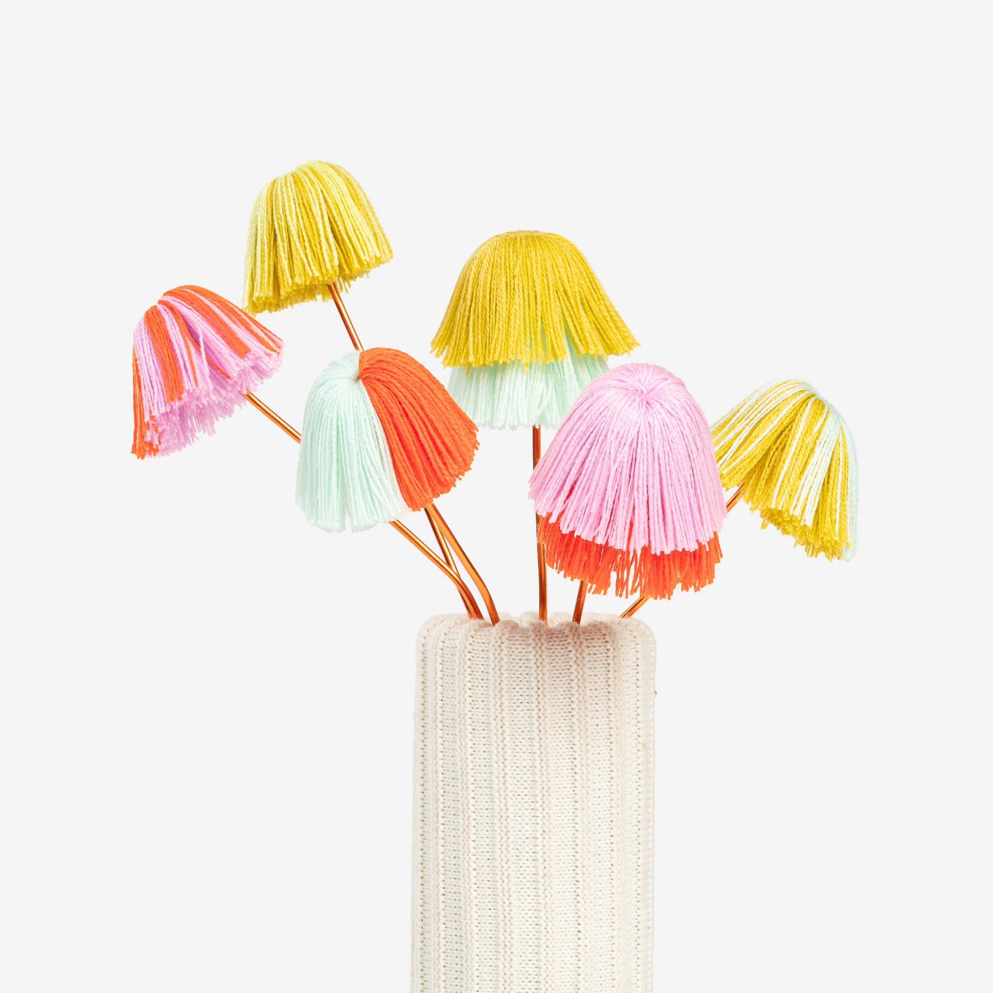 Pom Pom & Tassels bouquets by Verloop