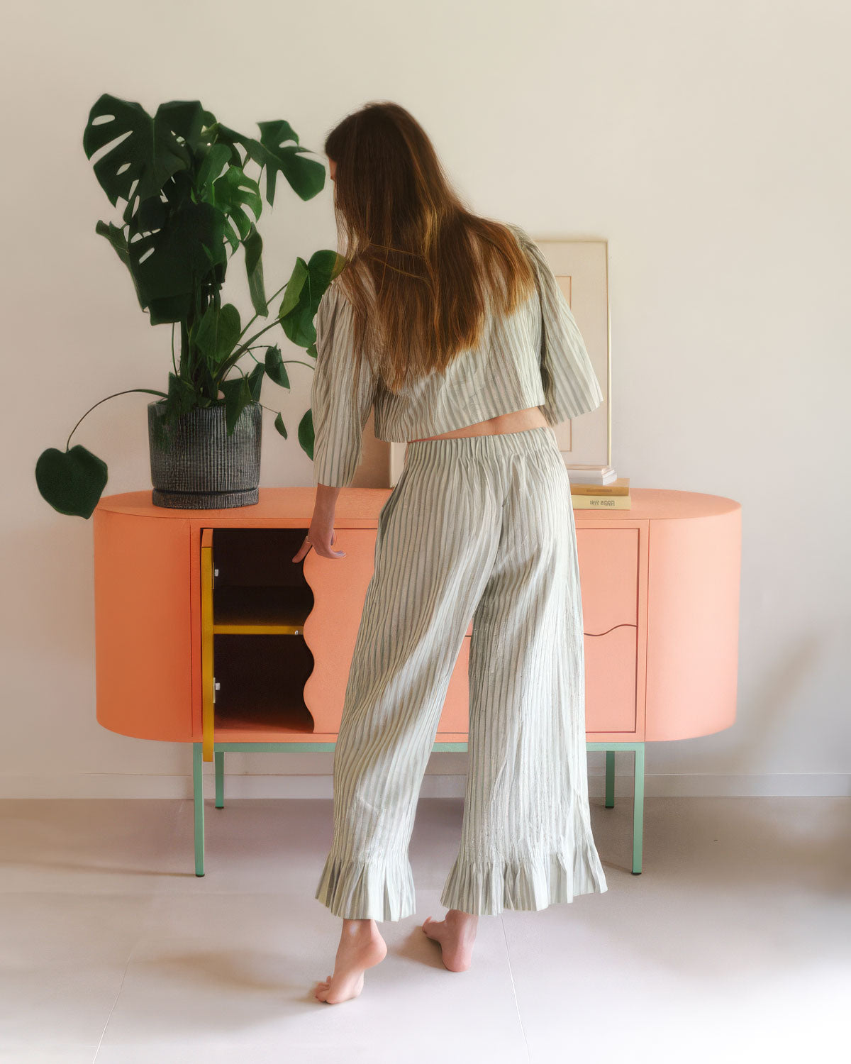 Wave Cabinets by Desiva