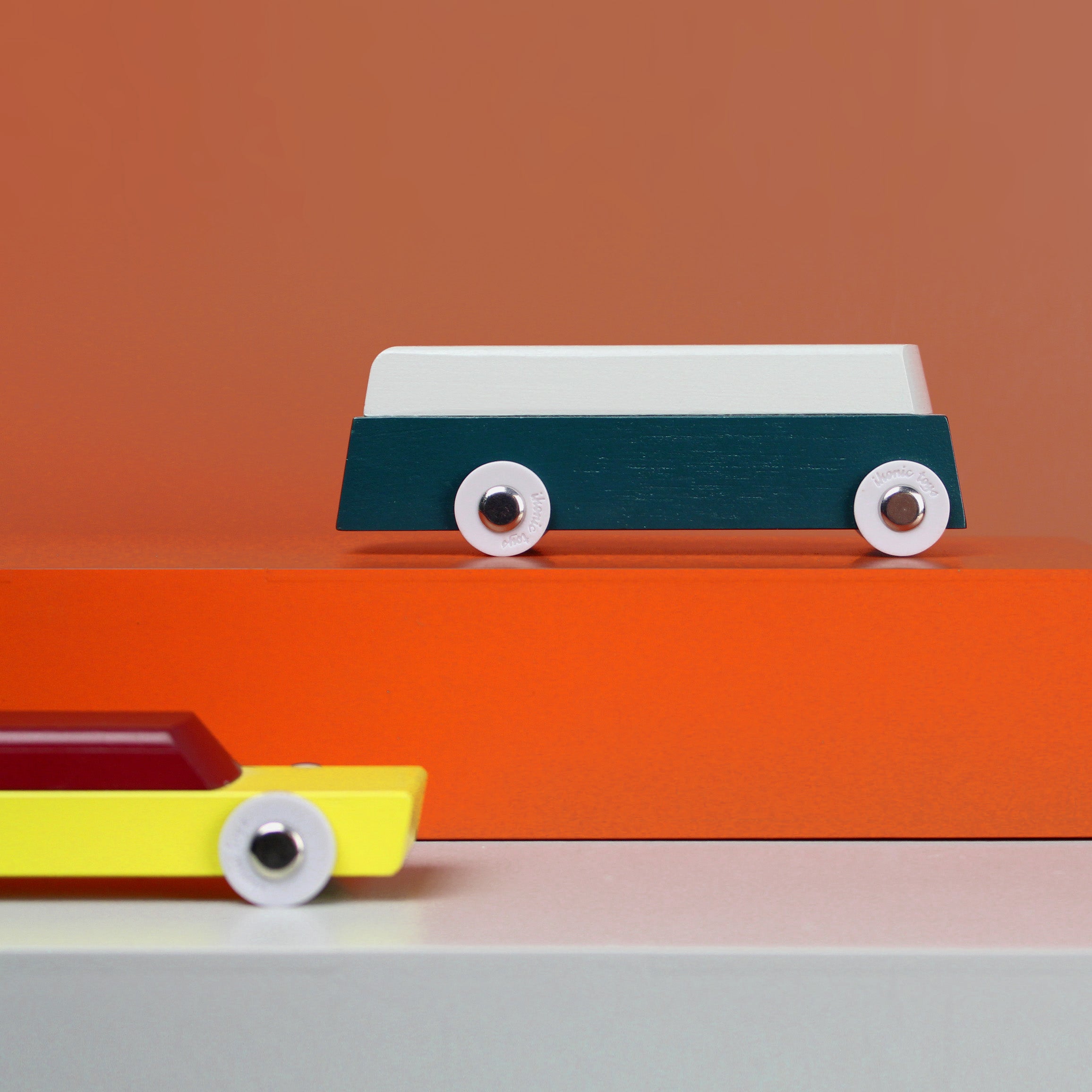 Duotone Cars