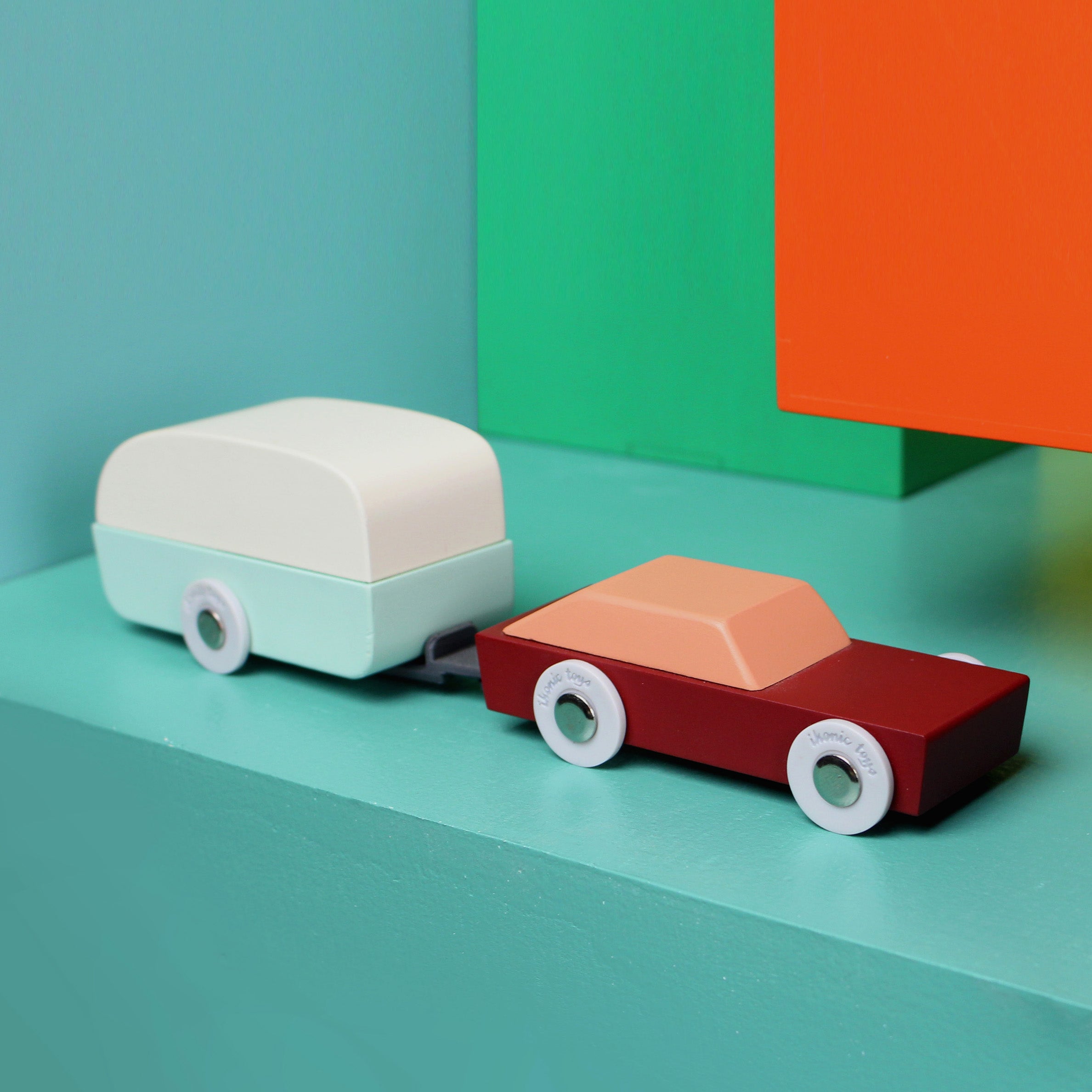 Duotone Cars