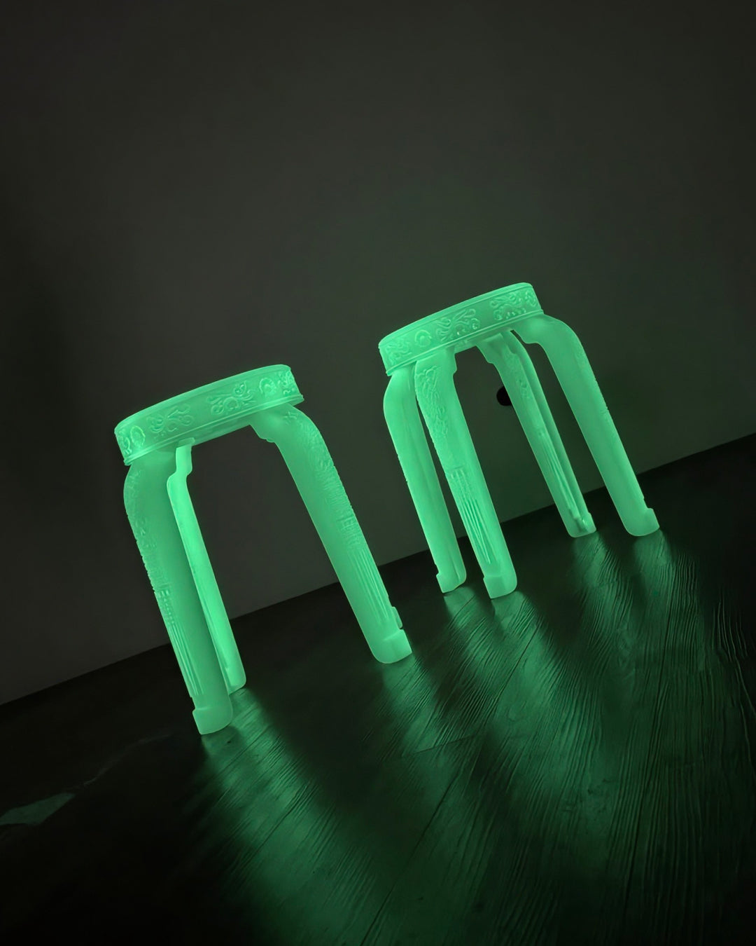 Glow in the dark stool by Rumbá Bor