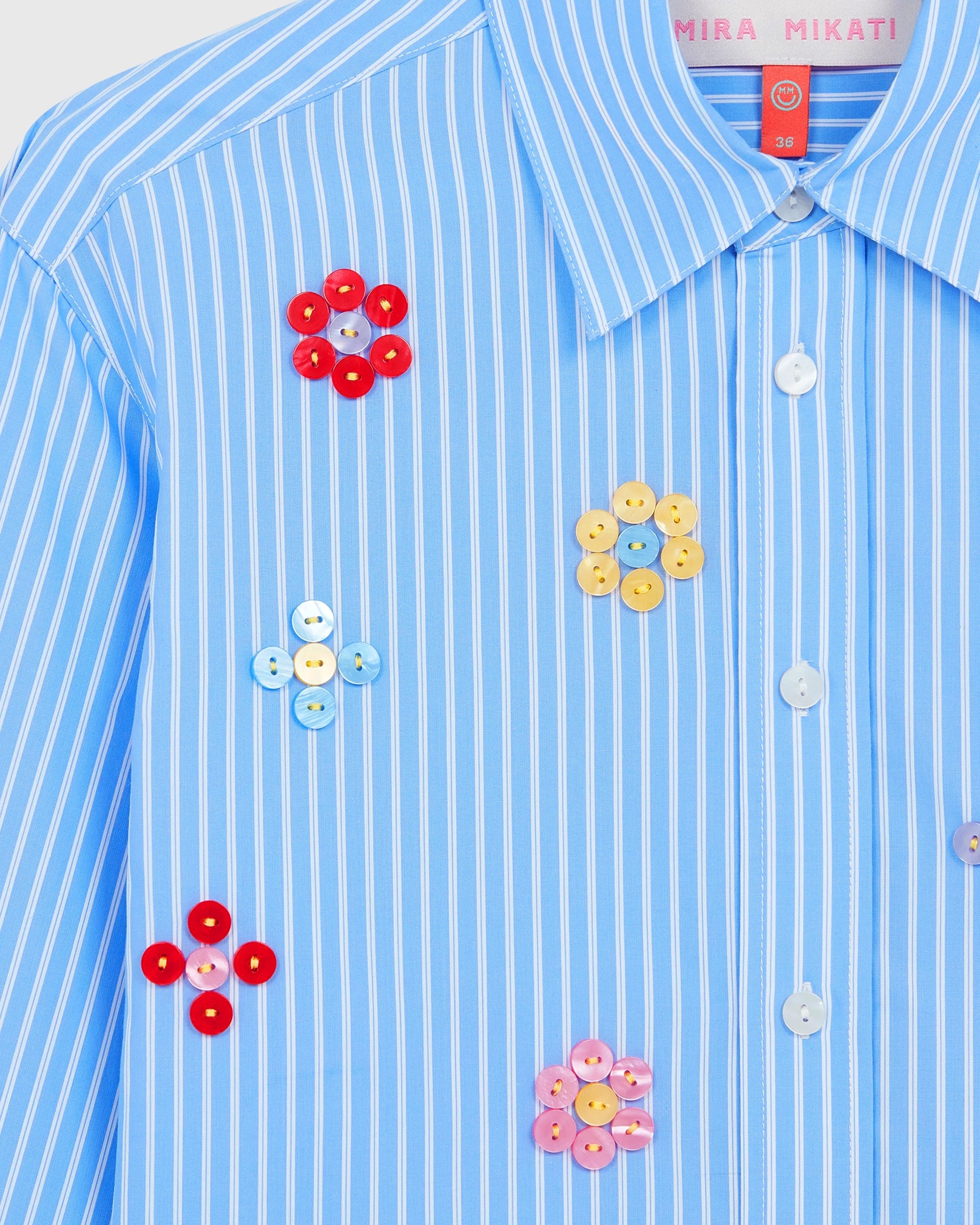 Buttons suit