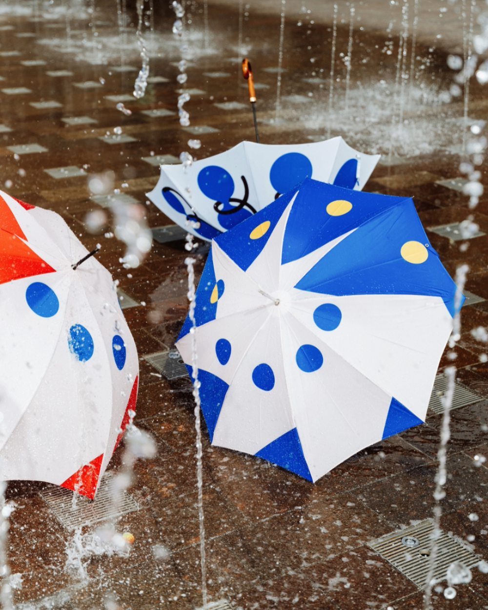 Animated Umbrella by George Wu - Para Para
