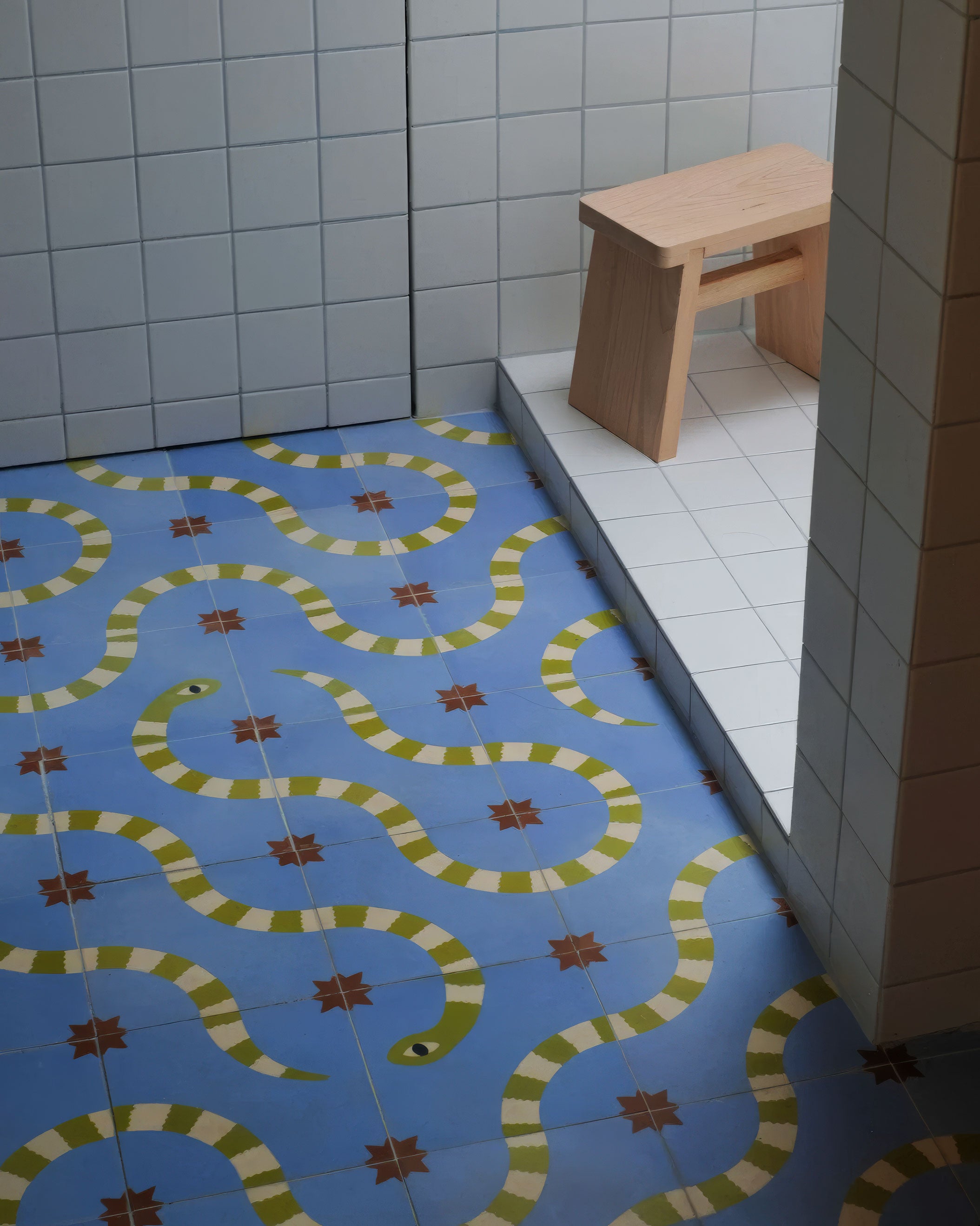 Óphis Tiles by Lise Vila - César Bazaar
