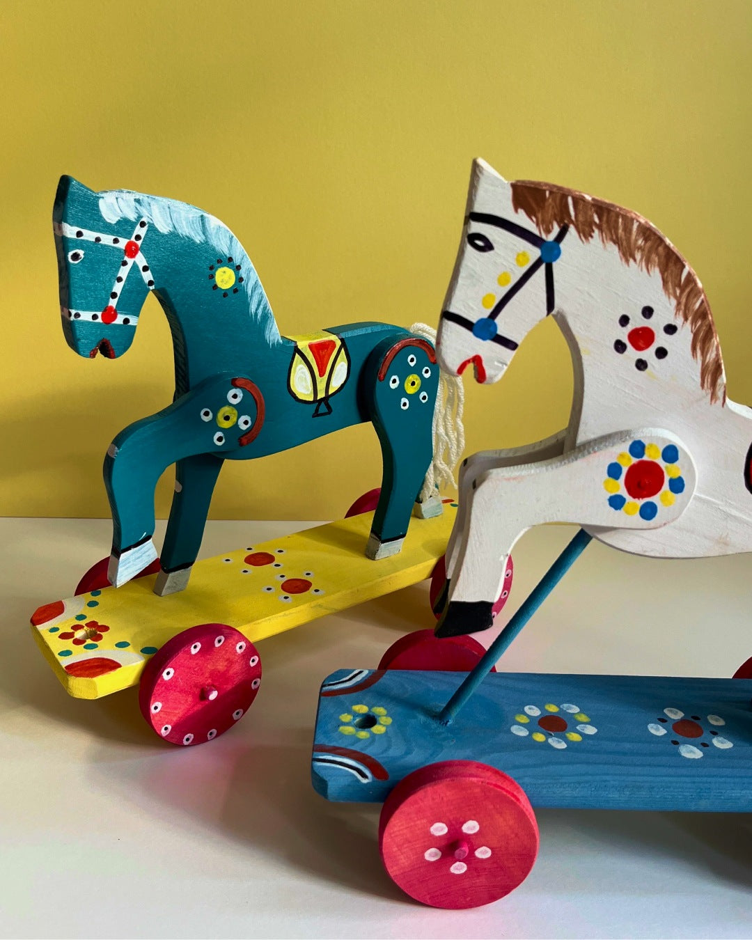 Pull along Horse by Wlodzimierz - Folka