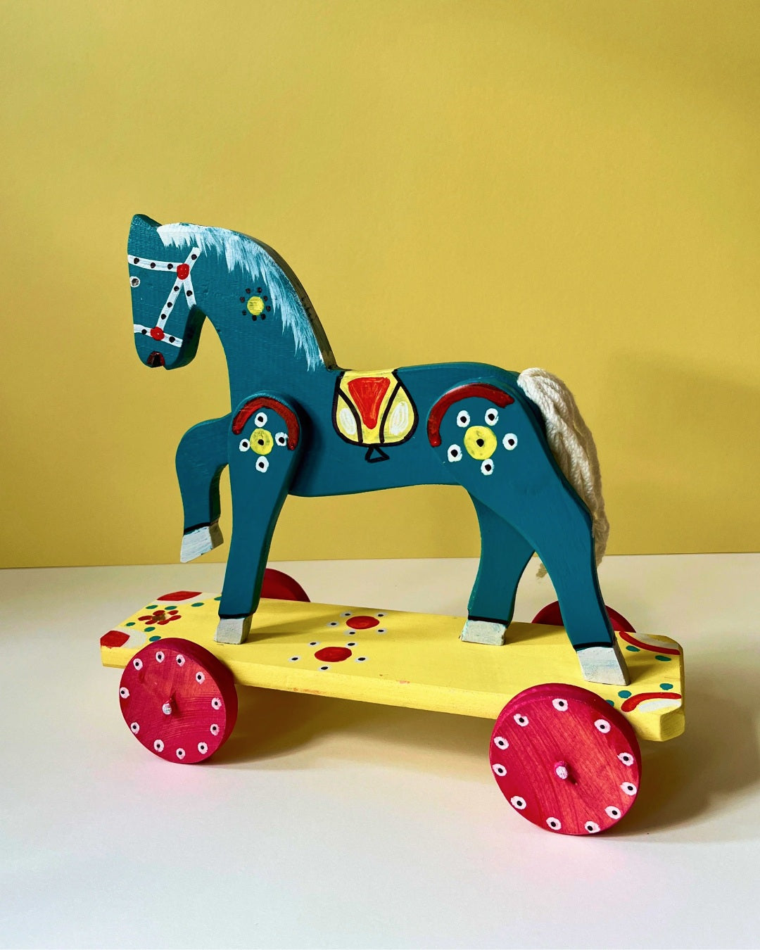 Pull along Horse