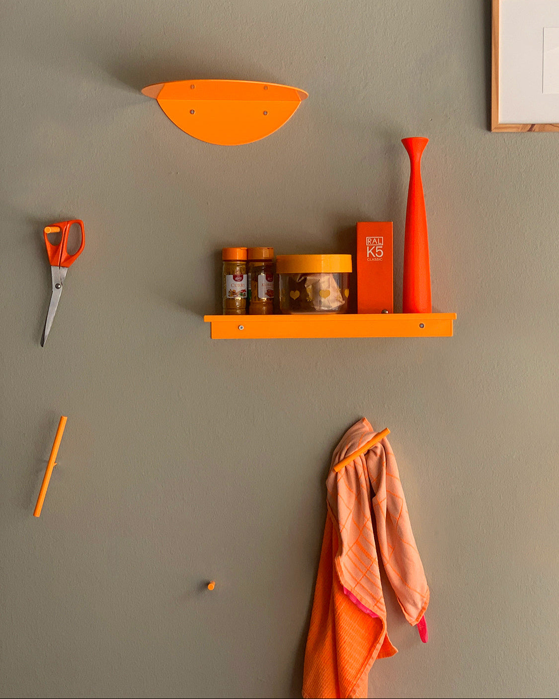 The Z shelf S
