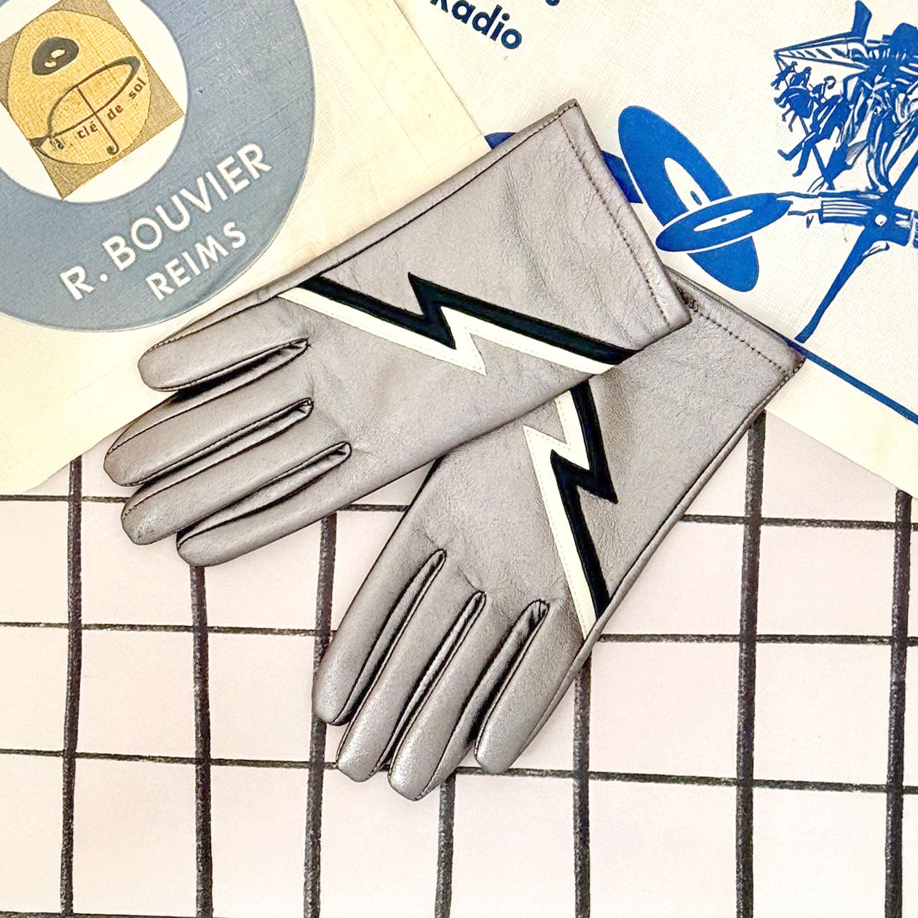 Ziggy Gloves by Mabel Sheppard
