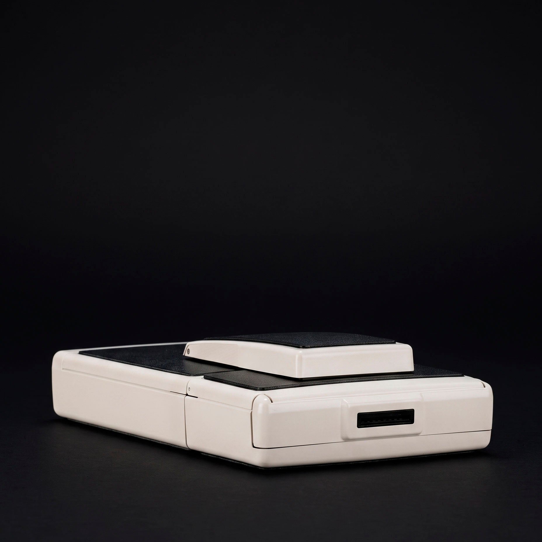Black & White Polaroid SX-70 by Retrospekt